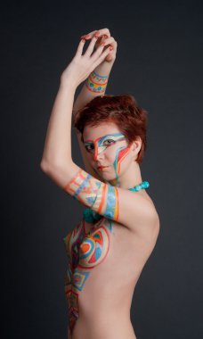 bodyart kızla