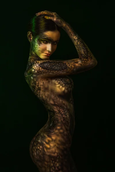 Femme brune avec art corporel — Photo
